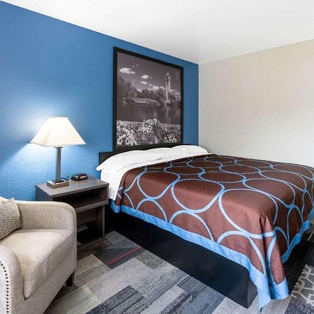 Super 8 By Wyndham Spokane Valley Exterior photo