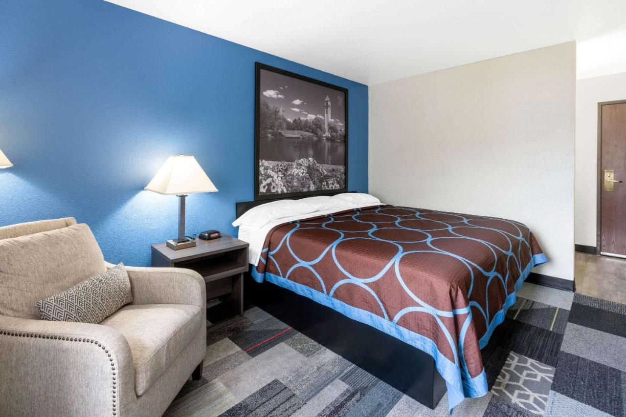 Super 8 By Wyndham Spokane Valley Exterior photo